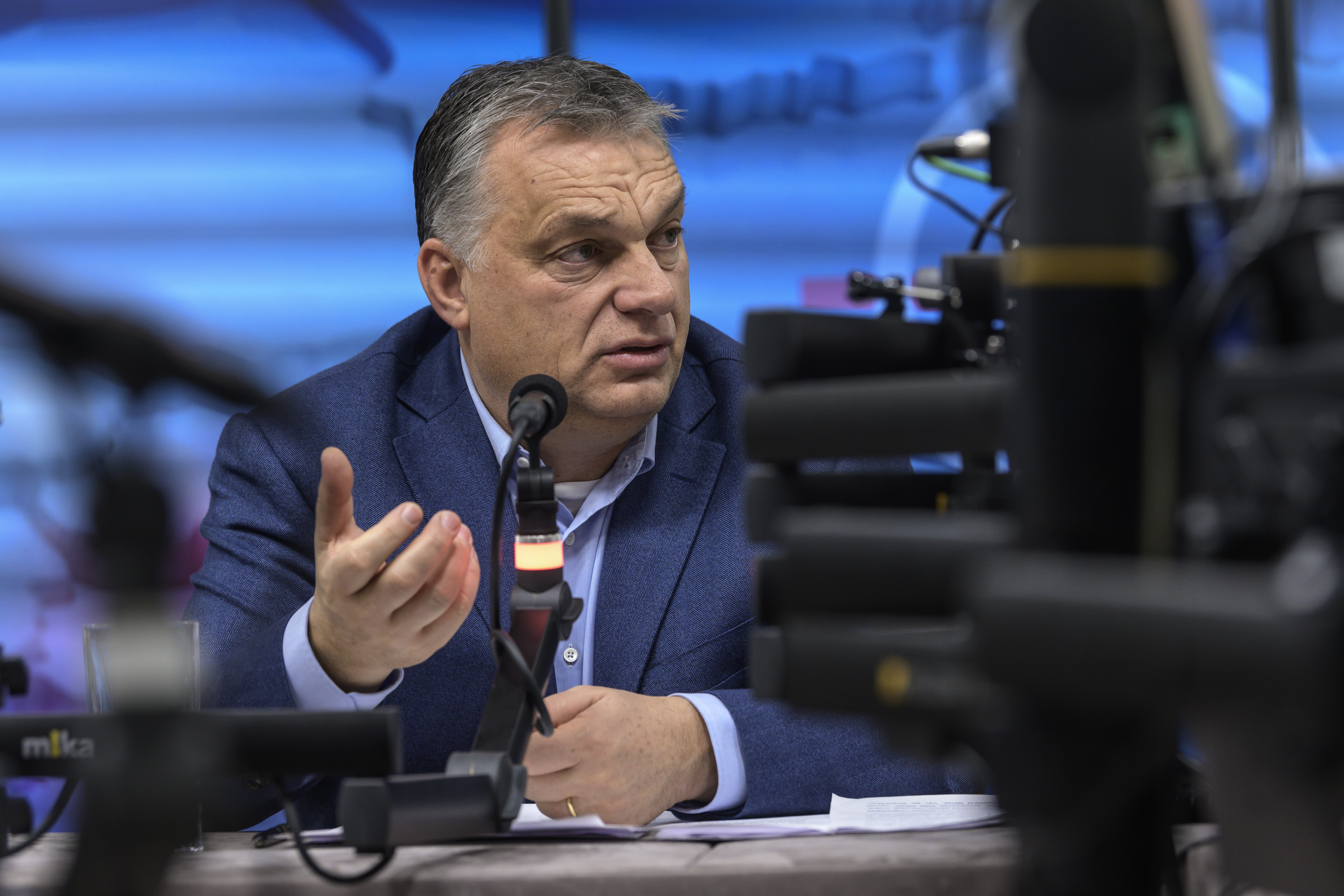 Orbán: Március 15-ére minden 60 év felettit beoltanak, aki regisztrált