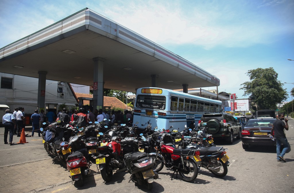 Srí Lankán mindjárt elfogy az üzemanyag