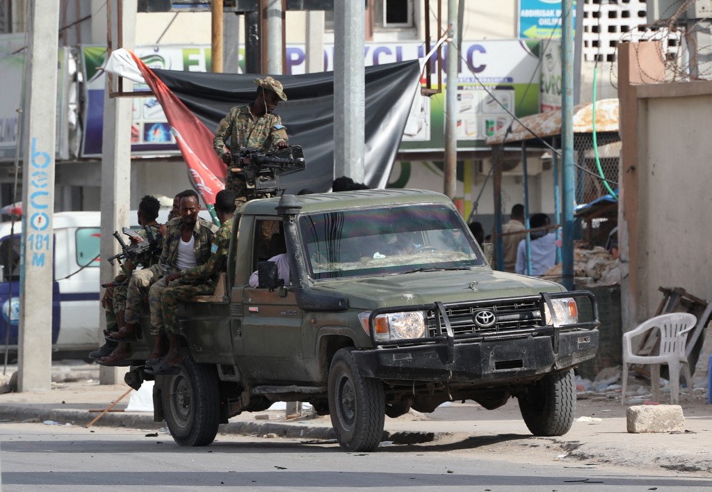 Terroristák megtámadtak egy hotelt Szomália fővárosában