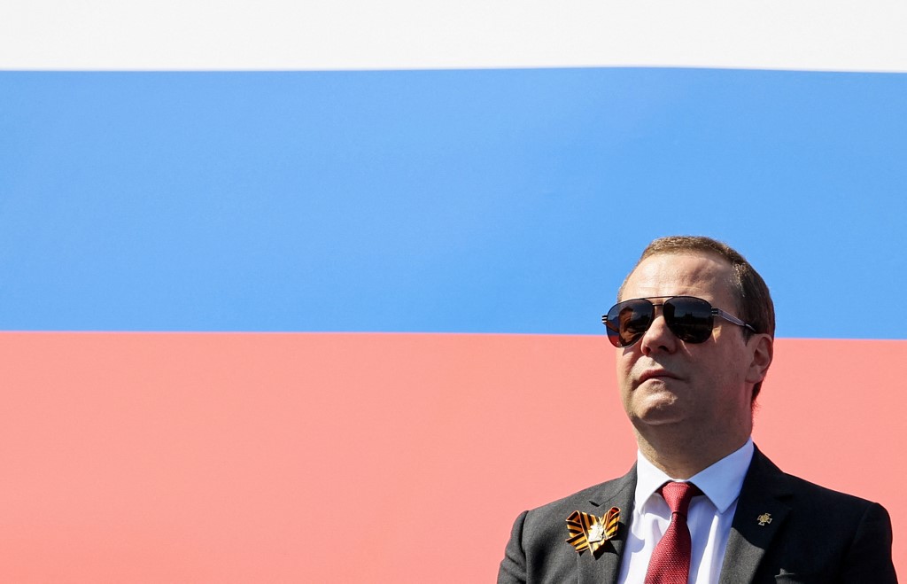 Medvegyev Lengyelországot csonkító védelmi zóna kialakításával fenyegetőzik