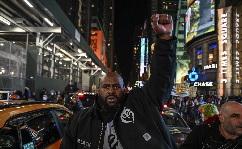 New Yorkban és Memphisben is újra az amerikai rendőrök gyilkosságai ellen tüntettek