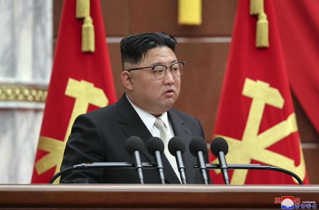Óriási élelmiszerválsággal küzd Észak-Korea, tanácskozást tartott Kim Dzsongun