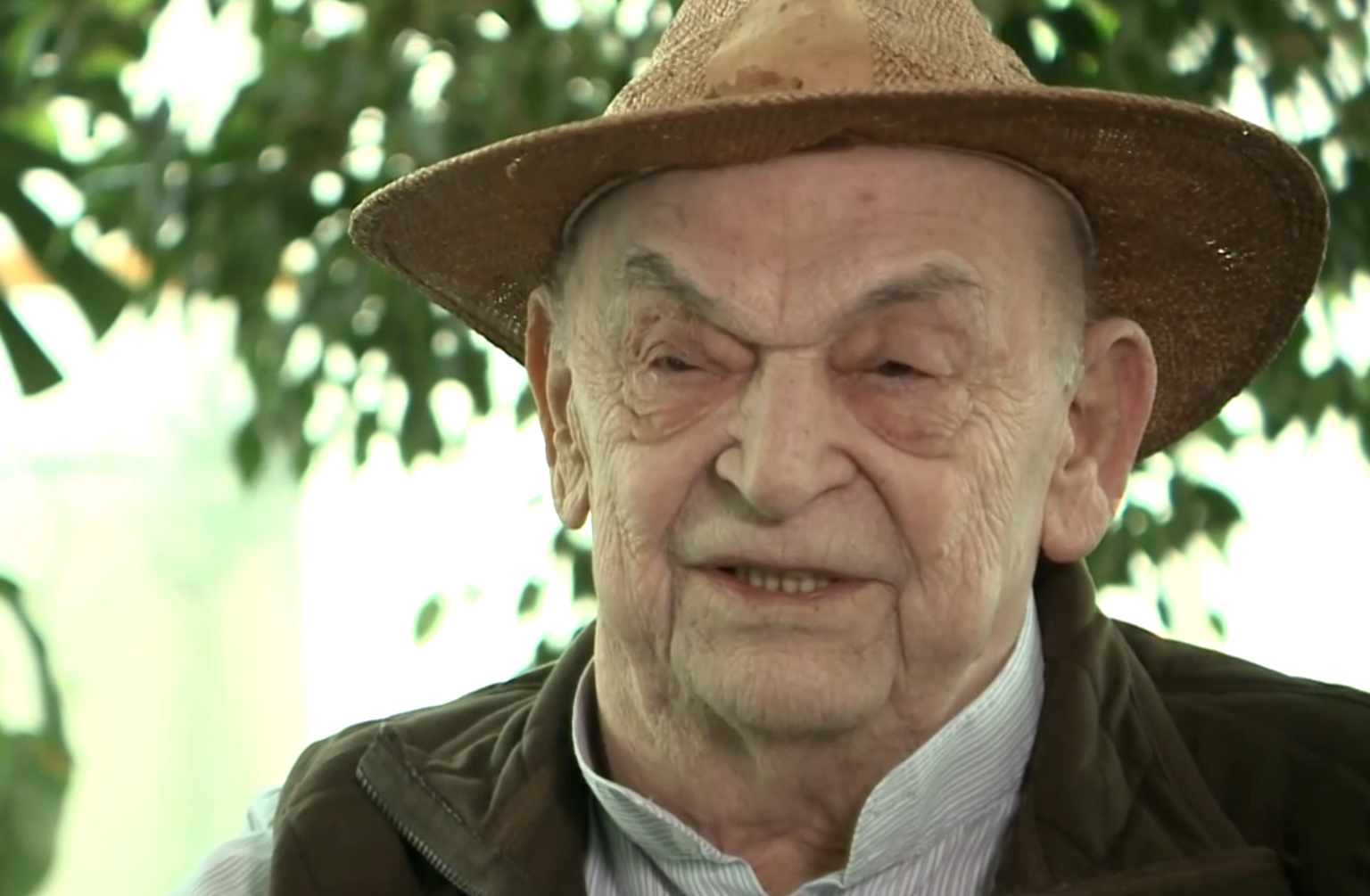 Bodrogi Gyula nagy meglepetést okozott, amikor 90. születésnapján felköszöntötték – videó