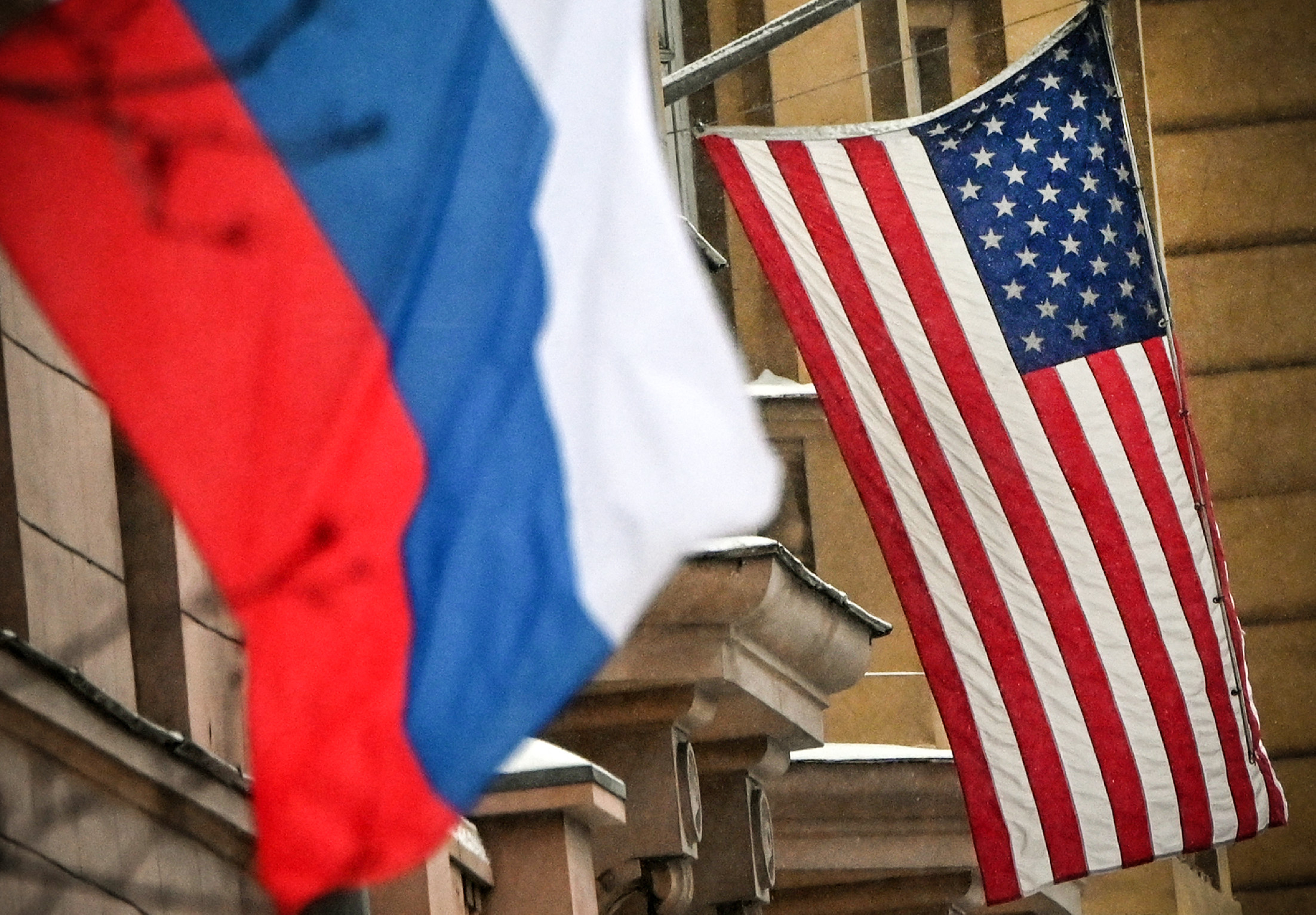 Figyelmeztette a moszkvai amerikai nagykövetség az Oroszországban tartózkodó amerikai állampolgárokat