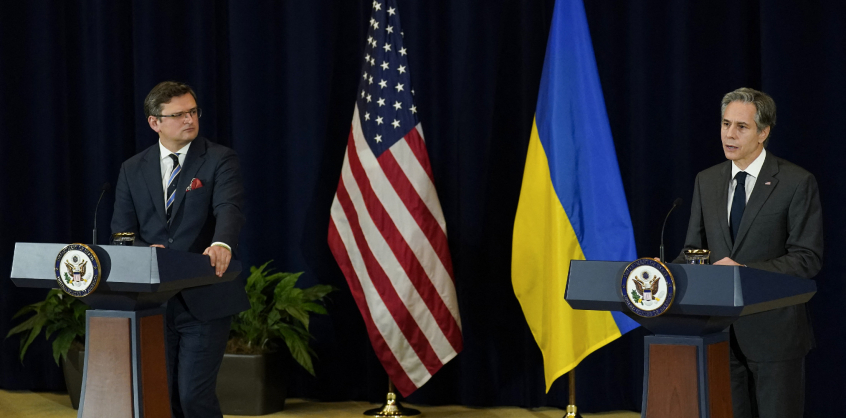 Az ukrán külügyminiszter felszólította amerikai kollégáját, az EU-val együtt hogy tiltsák ki Oroszországot a SWIFT-ből