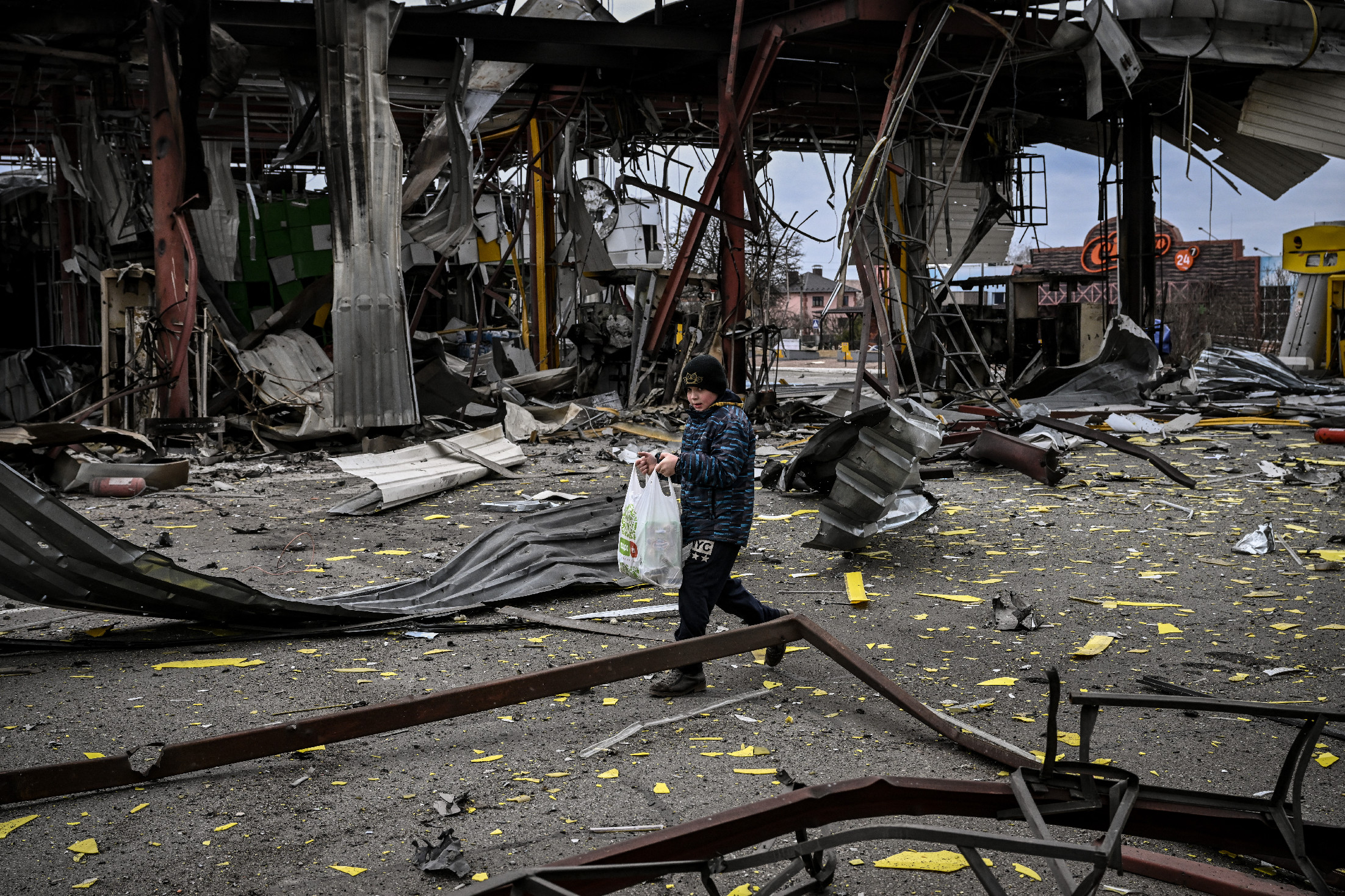 Ukránok, miután lebombázták városukat: Mindennek annyi, bassza meg! - VIDEÓ, felirattal