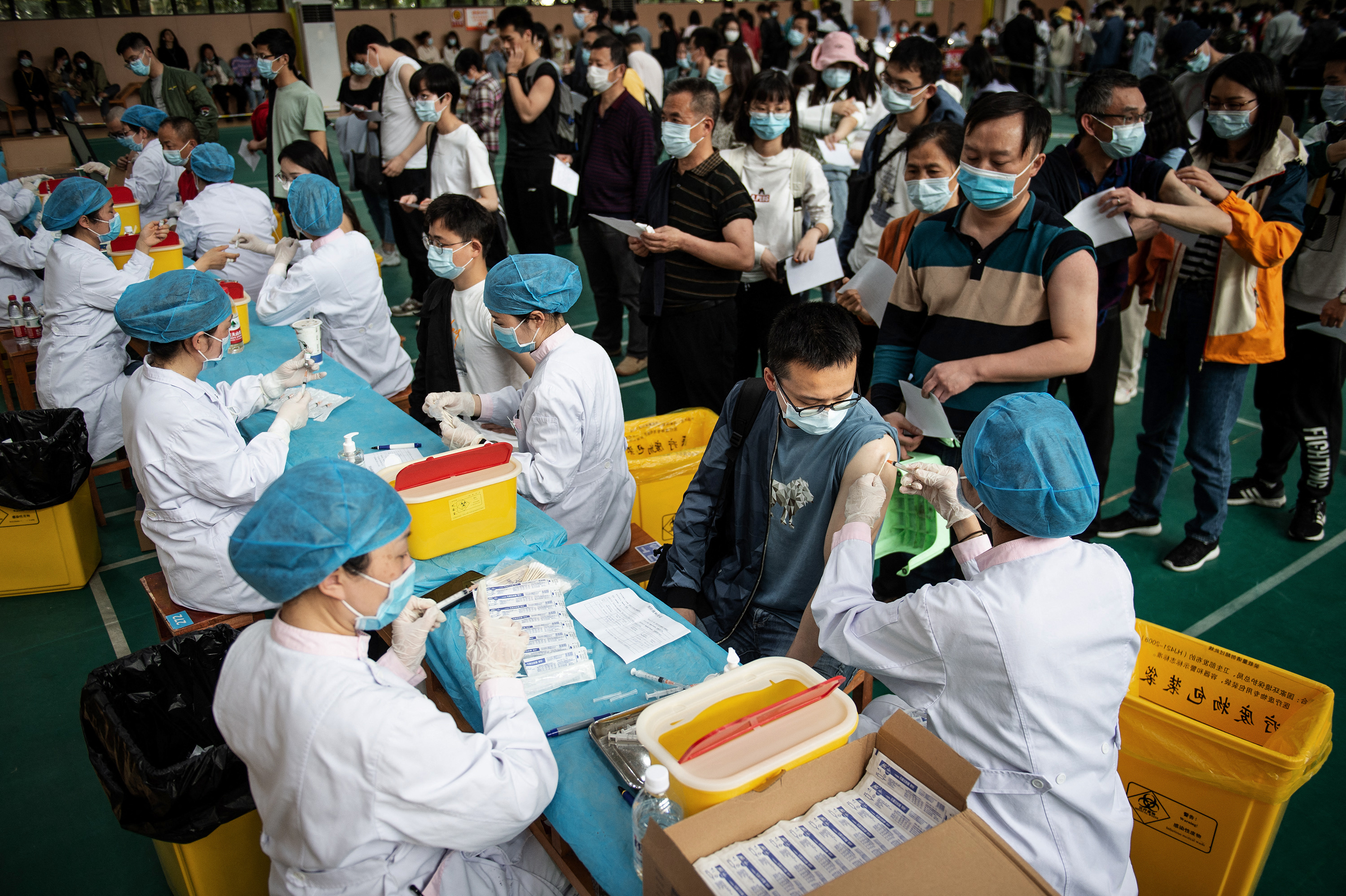 Kínában már több mint egymilliárd dózis vakcinát adtak be a lakosságnak