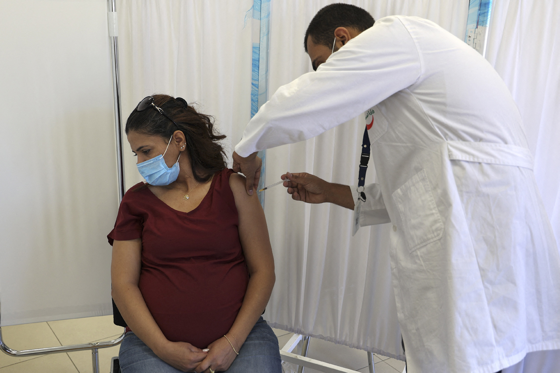 Védőoltás a terhesség alatt? Egy új kutatás megadta a választ!