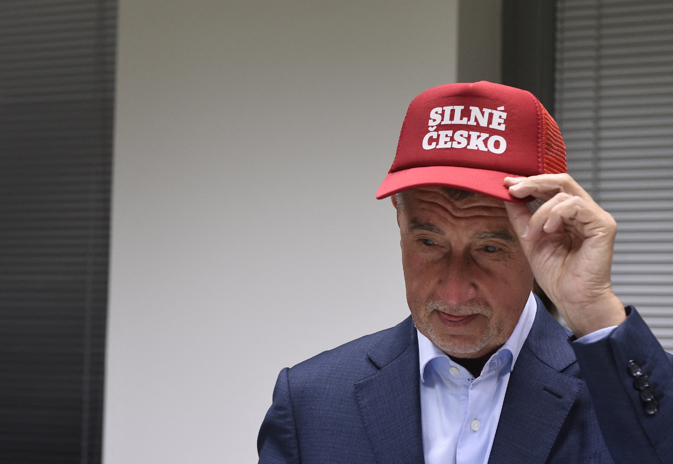 Cseh választás - Egy felmérés szerint a populista kormánypárt nyeri a választást