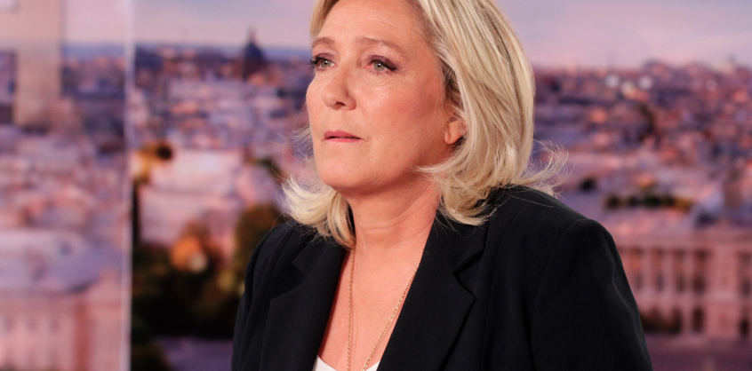 Titkolják, hogy Marine Le Pen elkezdte-e visszafizetni Mészáros Lőrinc bankjának a pénzt