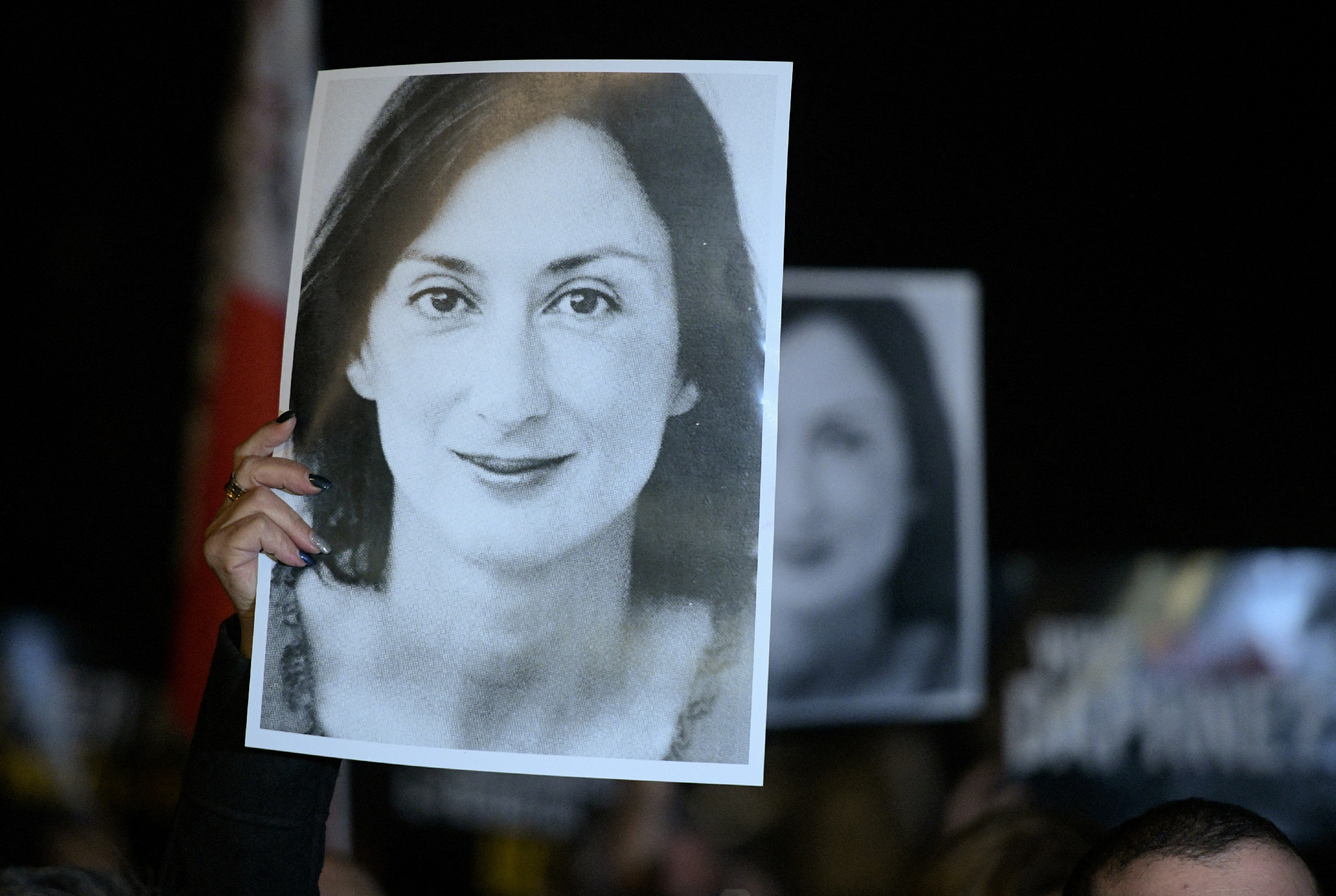 Négy év után próbálják elszámoltatni a meggyilkolt máltai újságíró felelőseit