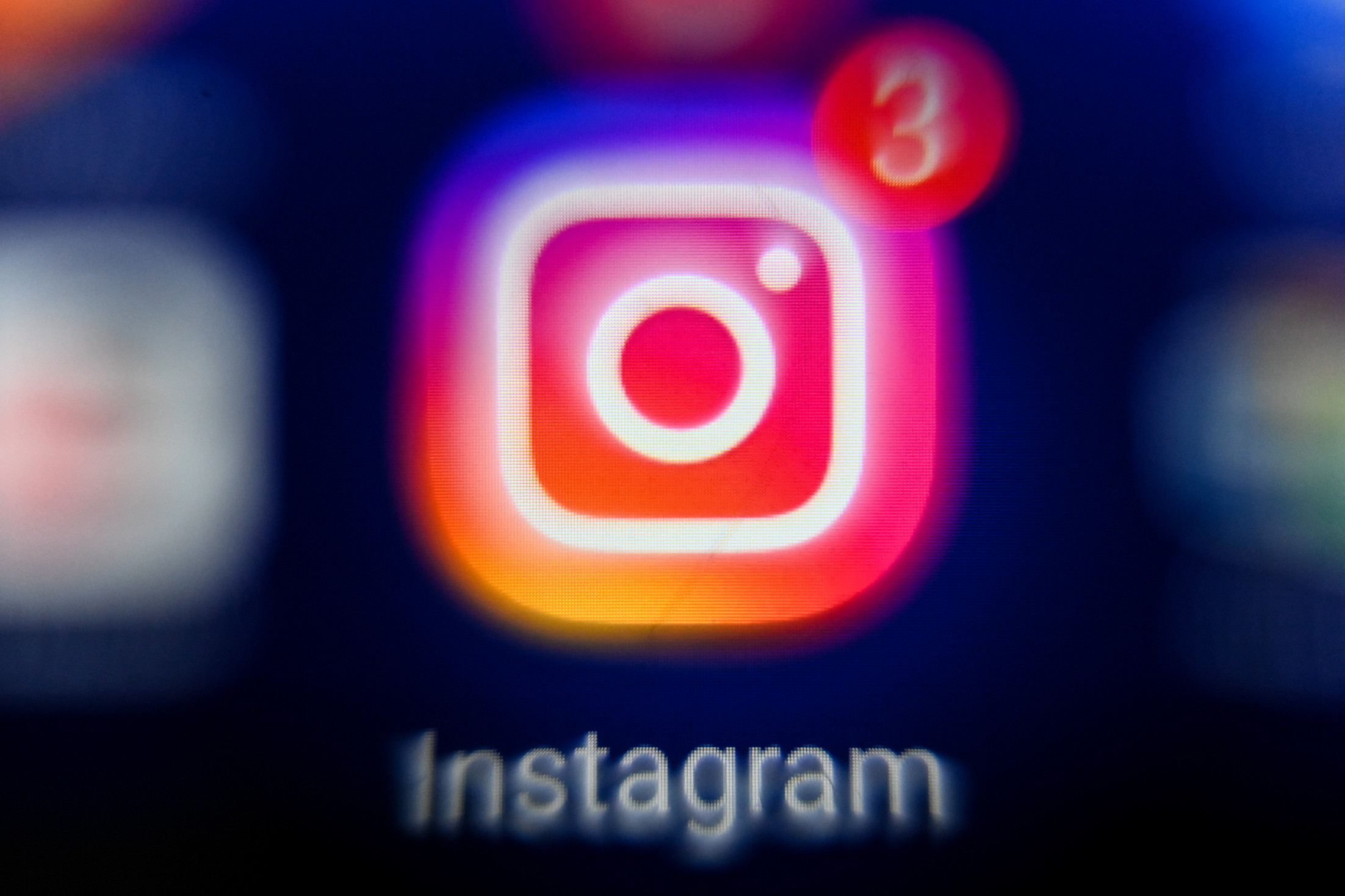 Az amerikai államügyészek vizsgálatot indítanak az Instagram gyermekekre gyakorolt hatása miatt