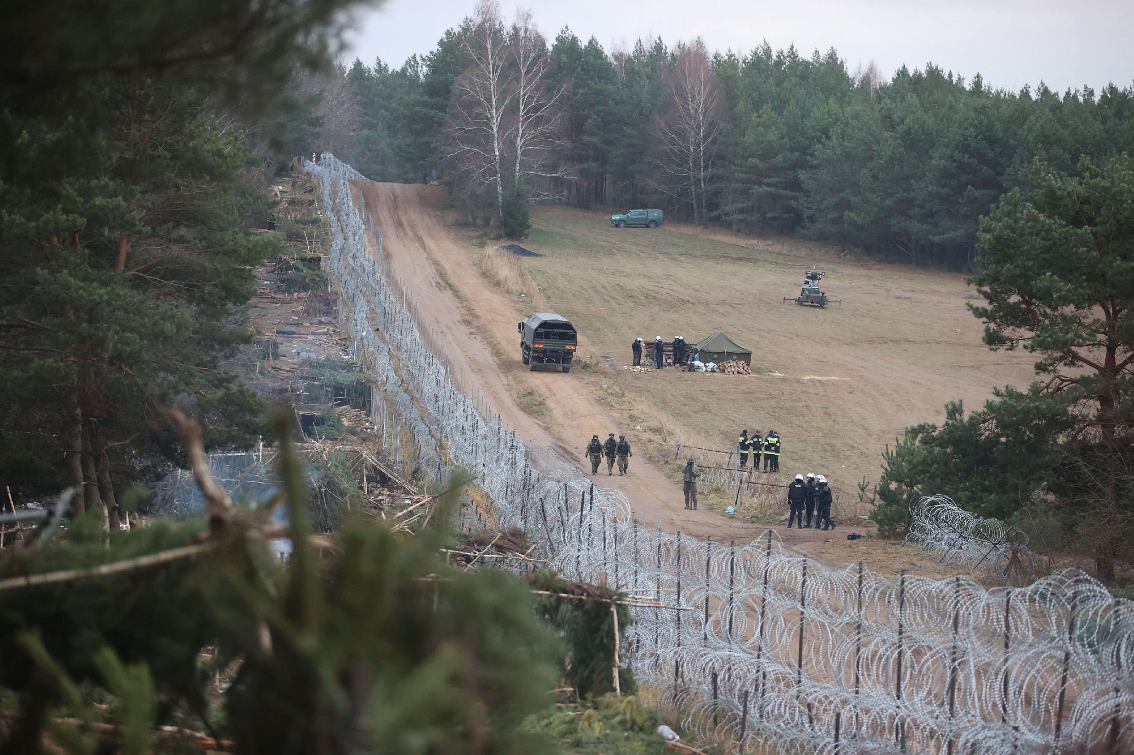 Ukrajna bekeményít a Lengyelországot ostromló menekültekkel szemben