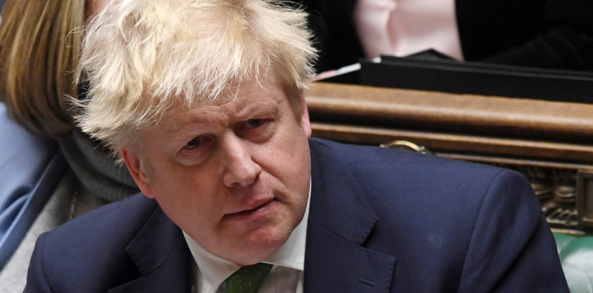 Hiába kérik a miniszterei Boris Johnson nem mond le