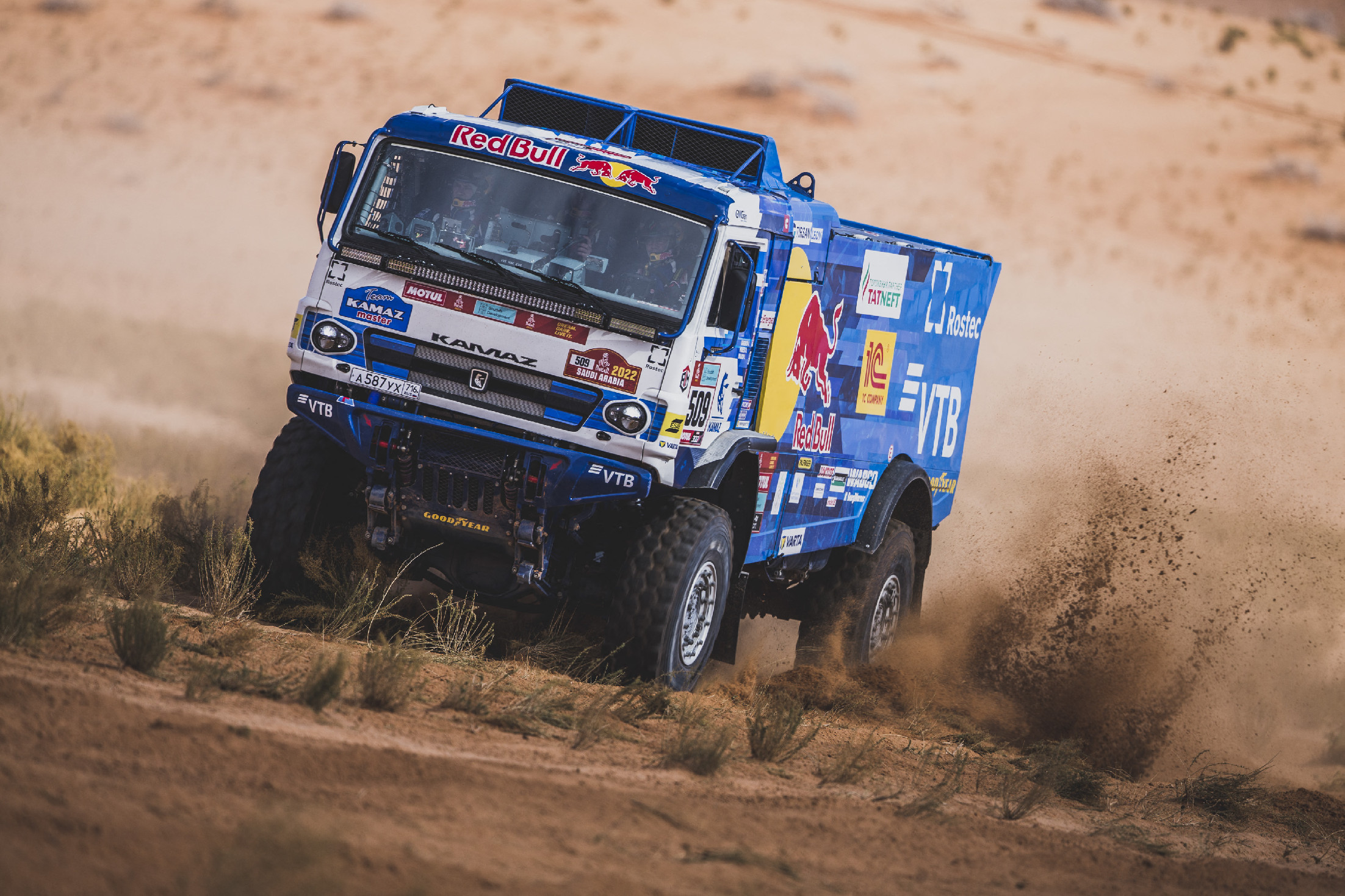 Robbantás rázta meg a Dakar-ralit