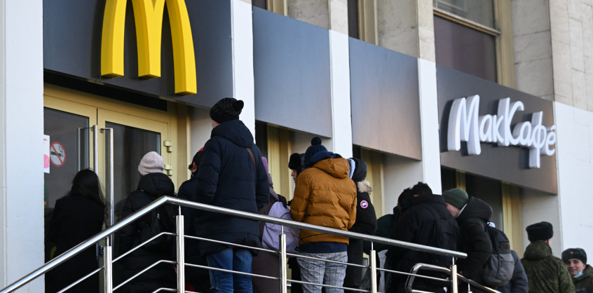 Így búcsúznak az oroszok a Big Mac-től