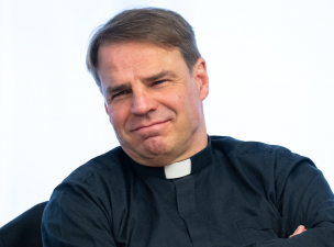 Passau püspöke is támogatja a vitát a cölibátusról
