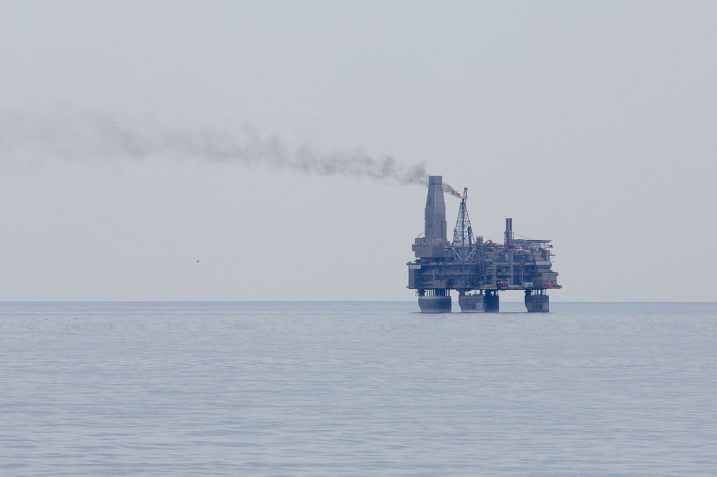 Összeomlott a kitermelés egy óriási orosz olajmezőn a szankciók miatt