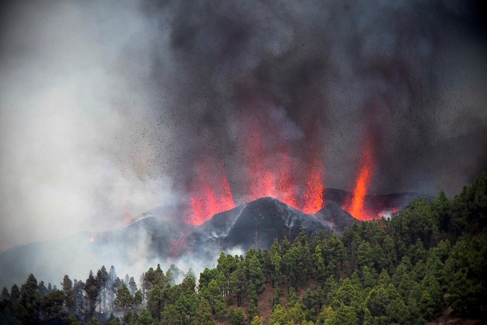 Kitört a Cumbra Vieja vulkán a La Palma szigetén