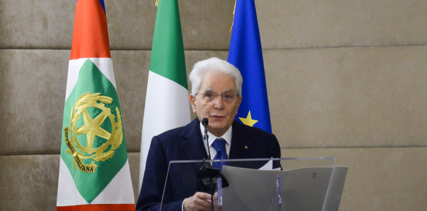 Feloszlatta a parlamentet az olasz államfő