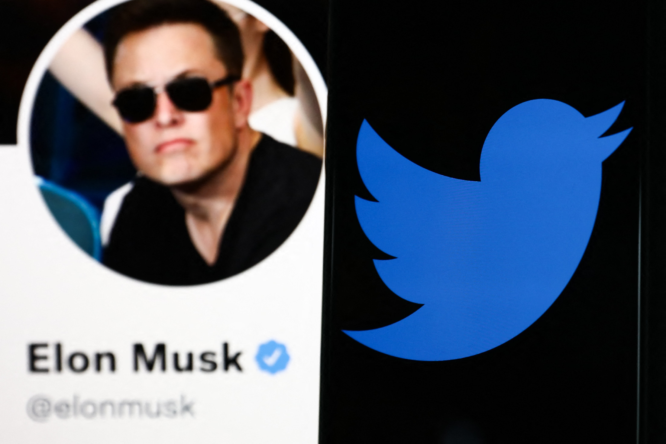 Elon Musk megszerezte a Twittert