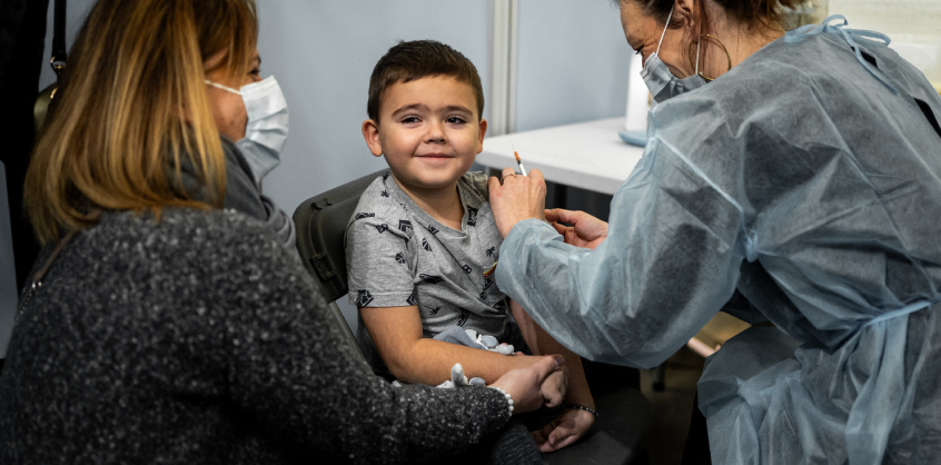 Újabb adag vakcina érkezik a gyermekek oltására januárban
