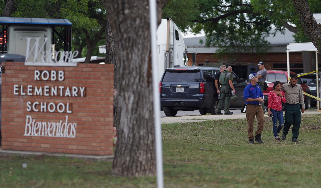 Legalább 18 diák és egy tanár halt meg egy iskolai lövöldözés során