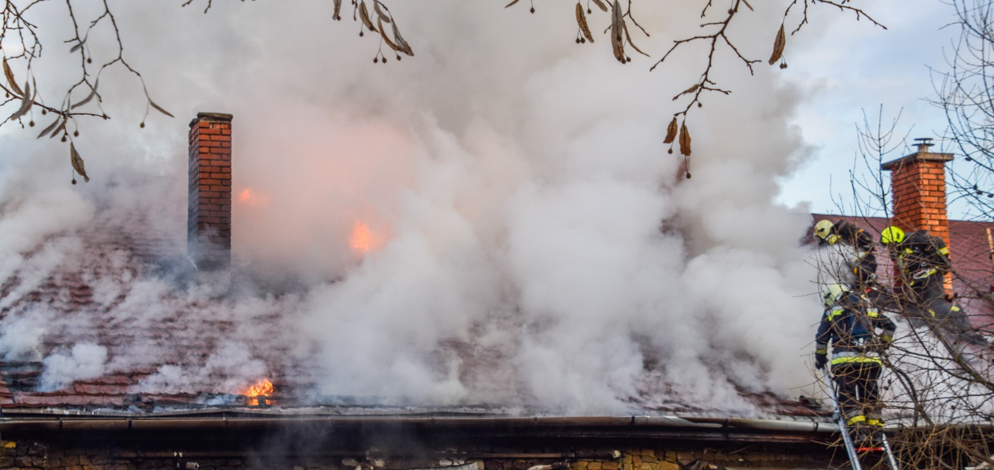 Kigyulladt egy dunavarsányi lakóház
