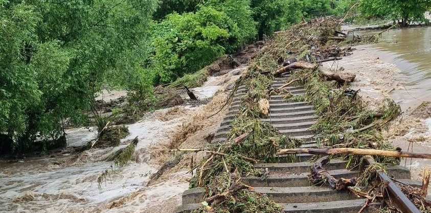 Gyakorlatilag elzárt egy települést az esőzés Nógrád Vármegyében
