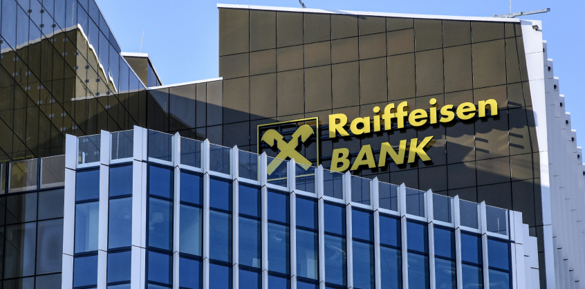 Nagyon megbüntették a Raiffeisen Bankot