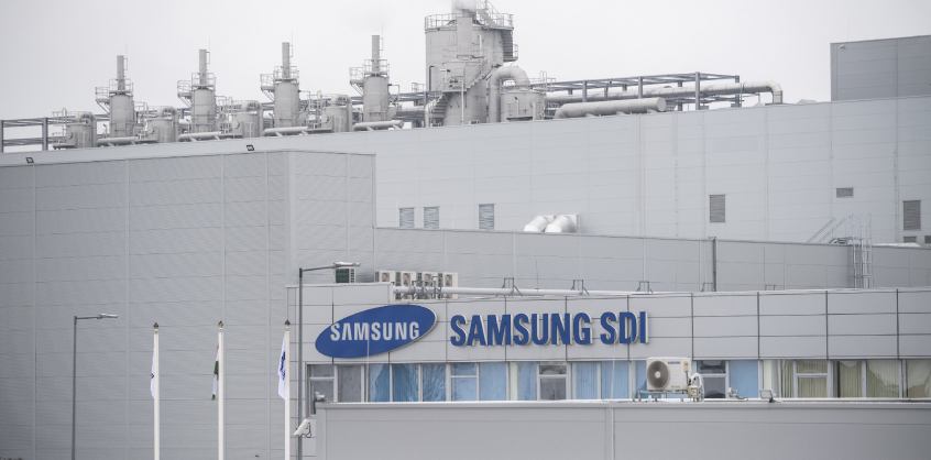 Ennyi pénzzel támogatja a kormány három dél-koreai cég akkumulátorgyárait
