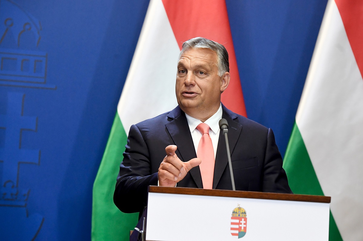 Megvan az ötmillió beoltott, Orbán videóban búcsúzott a maszktól
