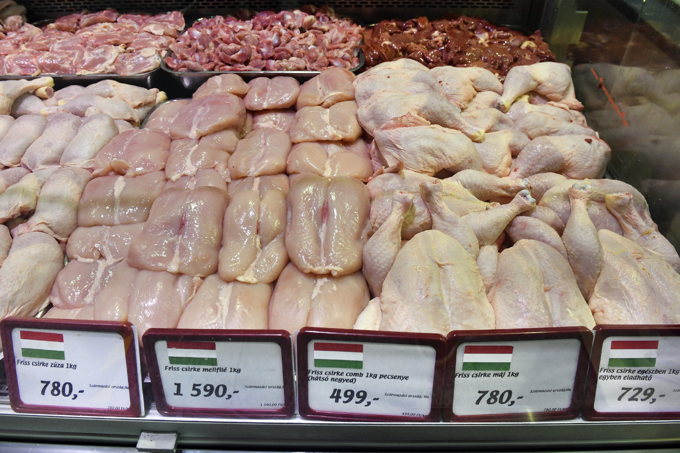 A csirkefarhát árát is rögzítik, ezt jelentette be Gulyás Gergely