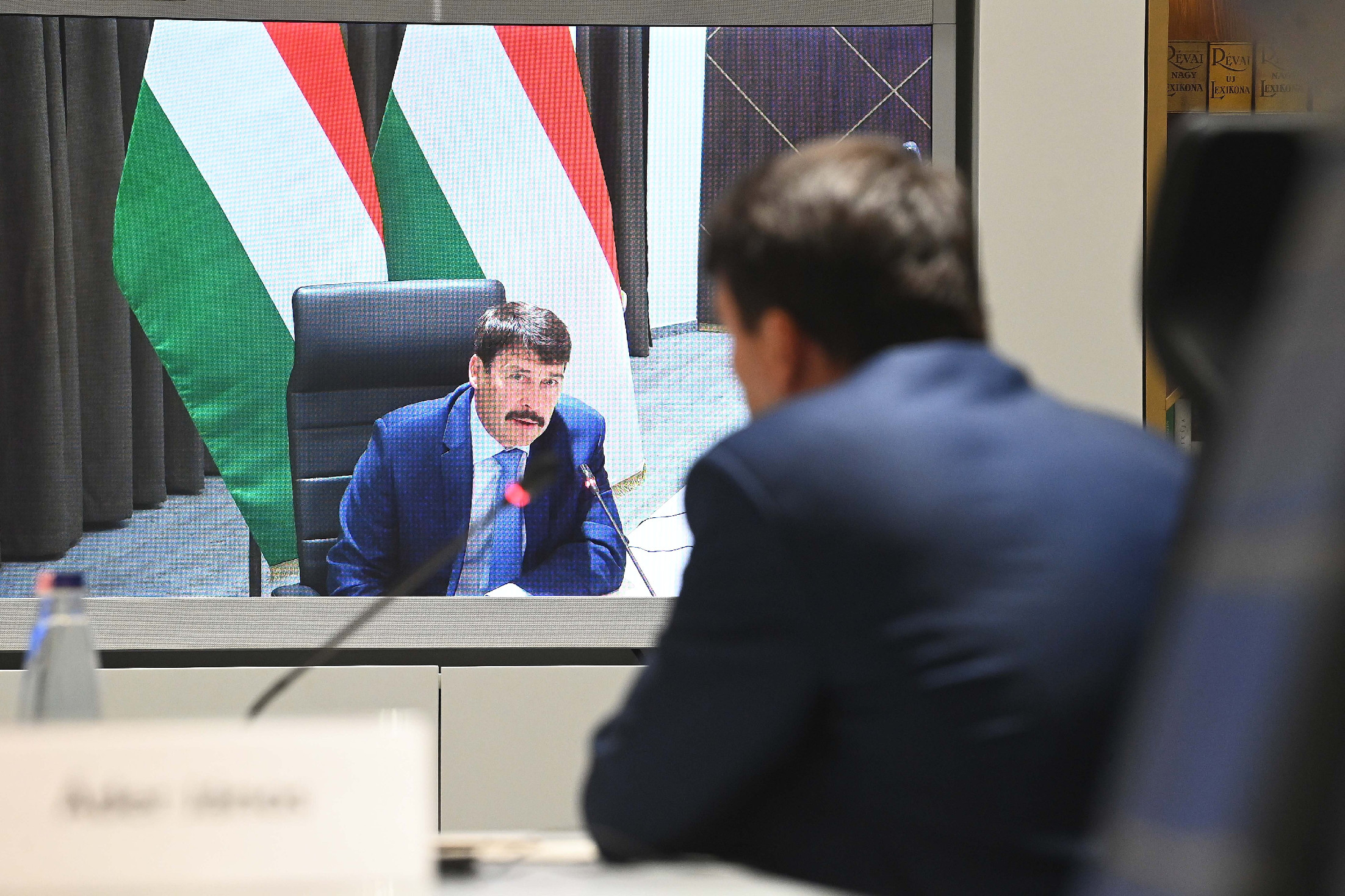 Már a NATO-csúcs előtt tárgyalnak a keleti bővítésről