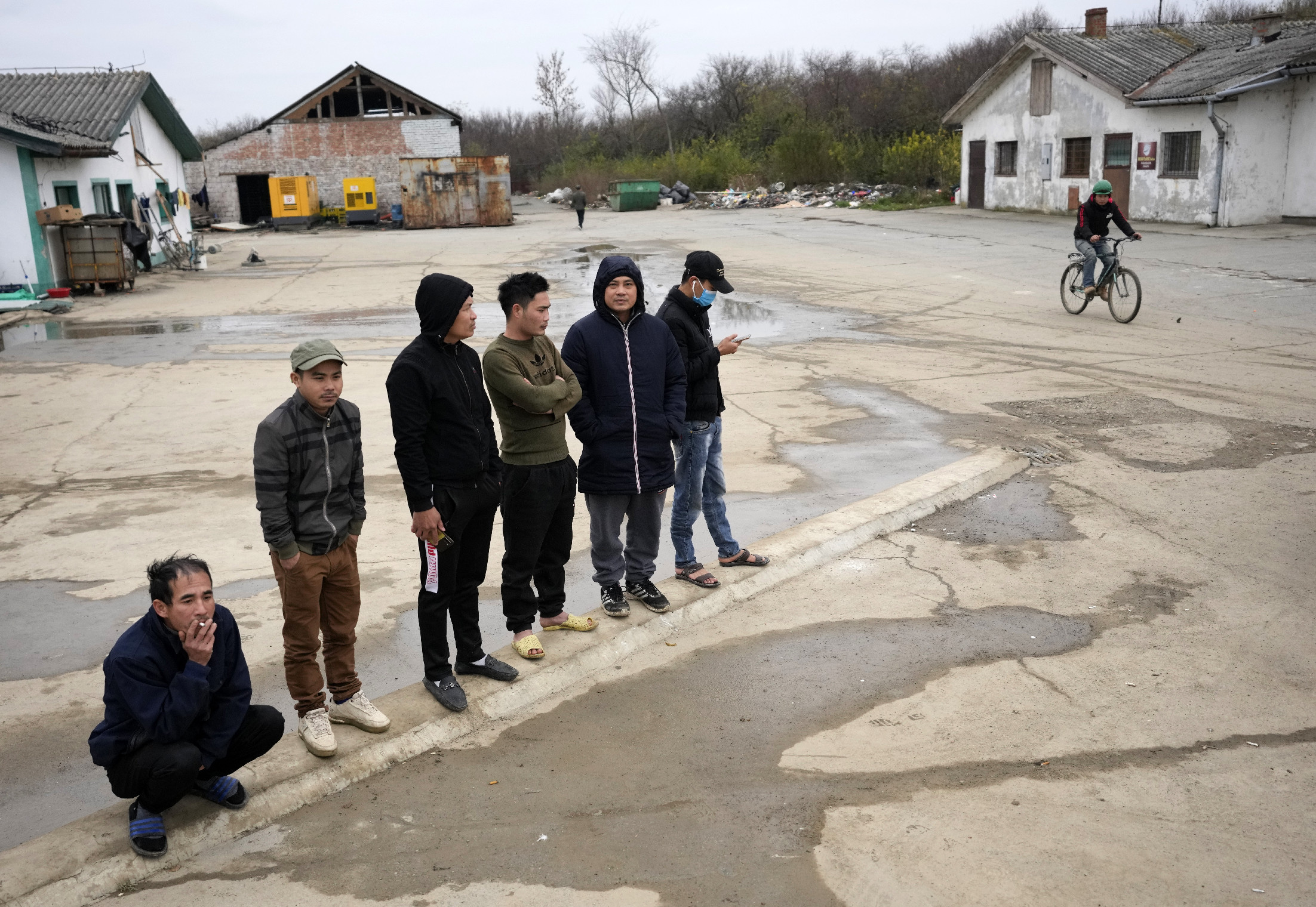 Jobb körülmények közé kerültek a Szerbiában dolgozó vietnámiak, de csak a helyi sajtó bírálata miatt
