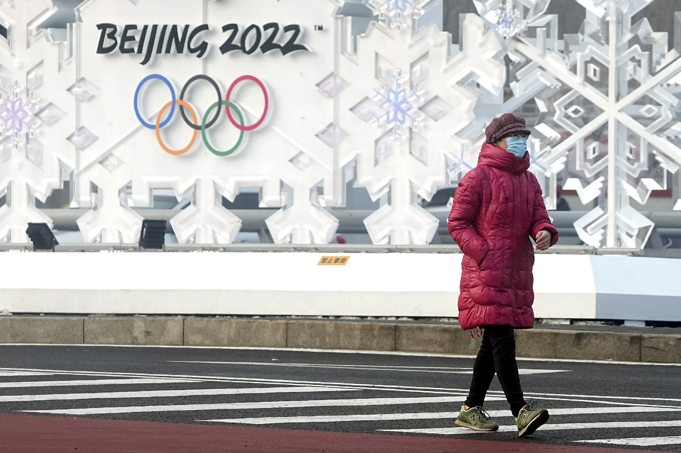 Peking 2022: közönség nélkül, robotok segítségével indult az olimpiai fáklyafutás