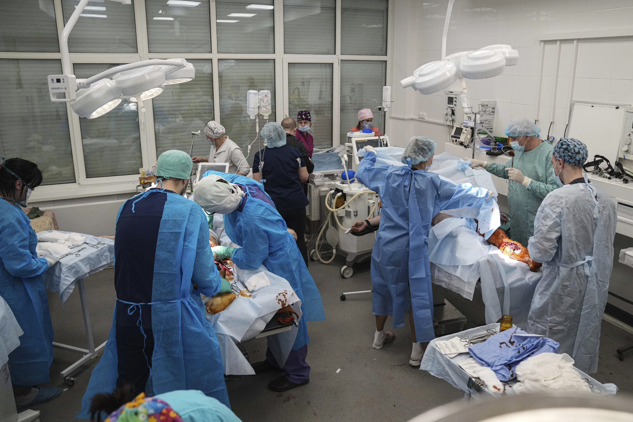 Túszul ejthetett 400 embert az orosz hadsereg Mariupol kórházában