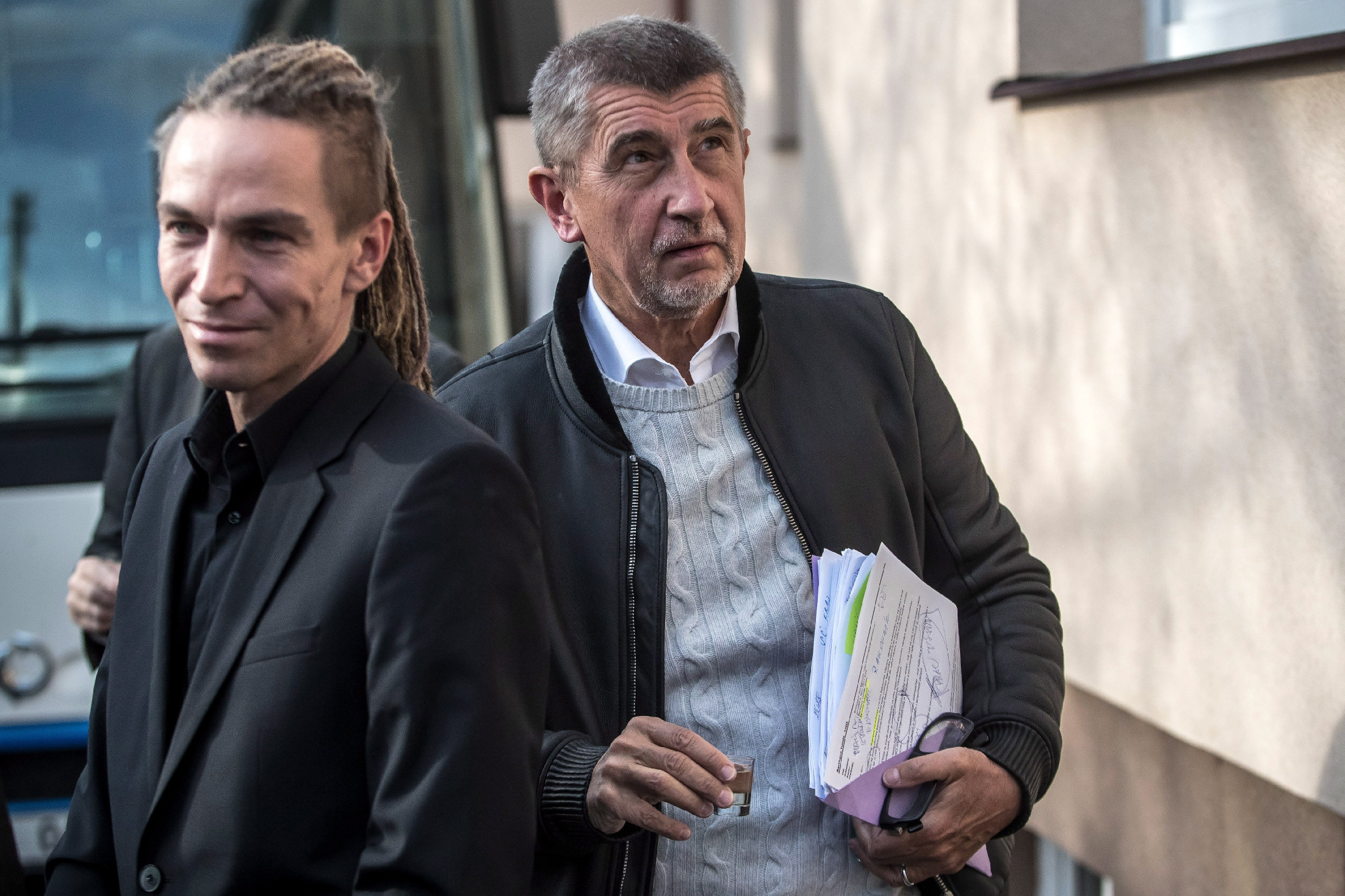 Babis senkivel nem zárja ki az együttműködést, kivéve a Kalózpártot