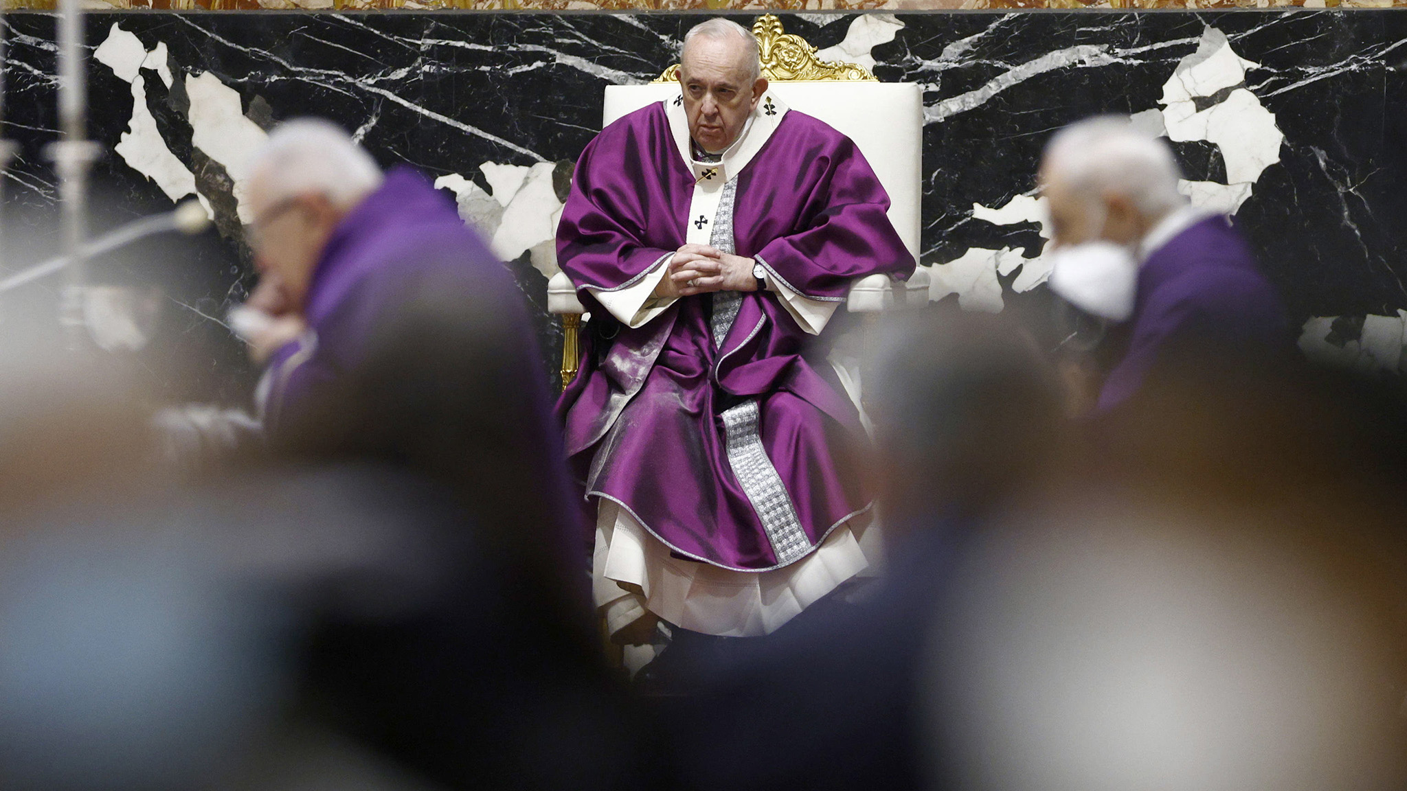 Kirúghatják a Vatikánból azokat, akik nem hajlandók oltakozni