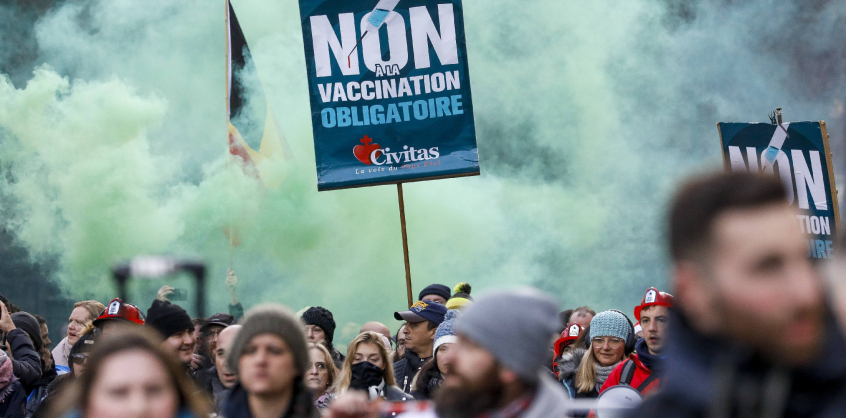 Rendbontás Brüsszelben, elfajult a járványintézkedések elleni tüntetés