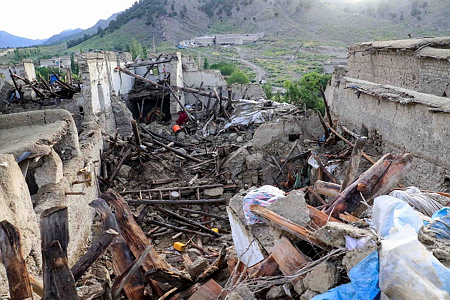 Afganisztán: ezernél is több halottja van a földrengésnek, folyamatosan emelkedik