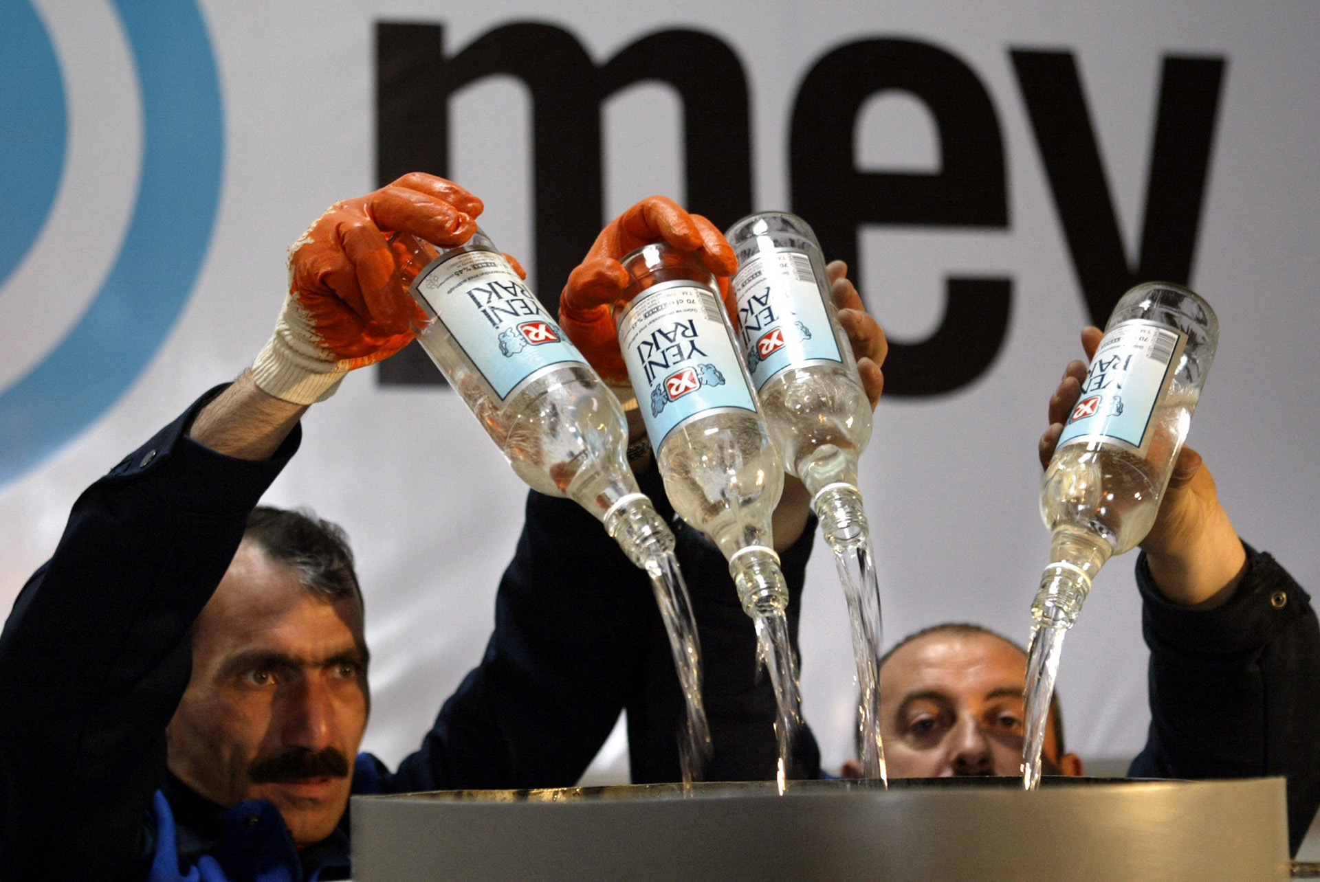 Alkoholtilalmat vezettek be Törökországban a járványhelyzetre hivatkozva