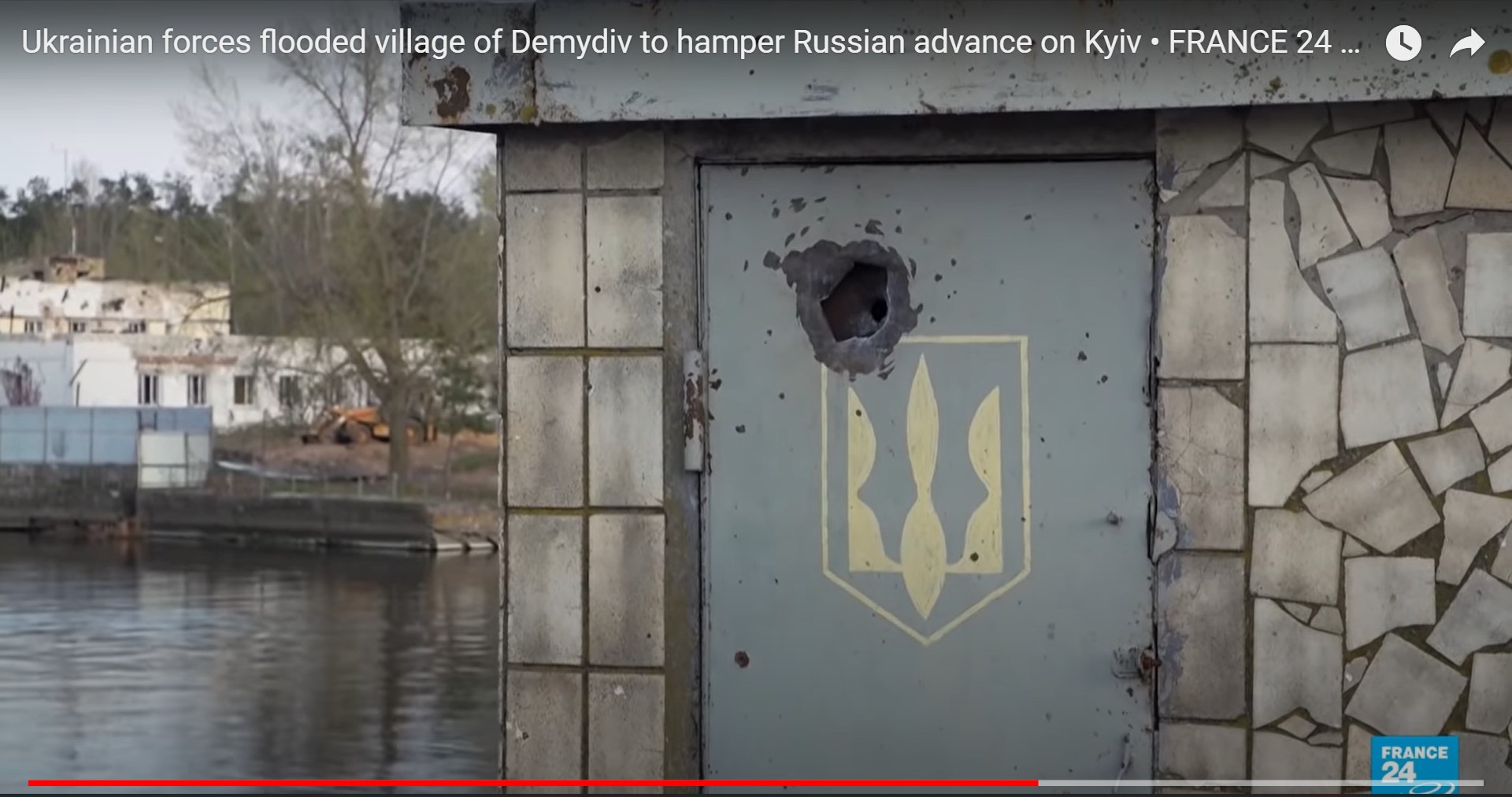 Továbbra is víz alatt az elárasztott ukrán település – VIDEÓ