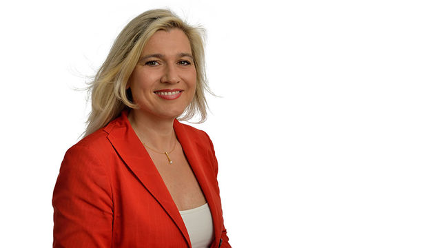 Bajor miniszter: Ne egymásról, hanem egymással beszéljünk