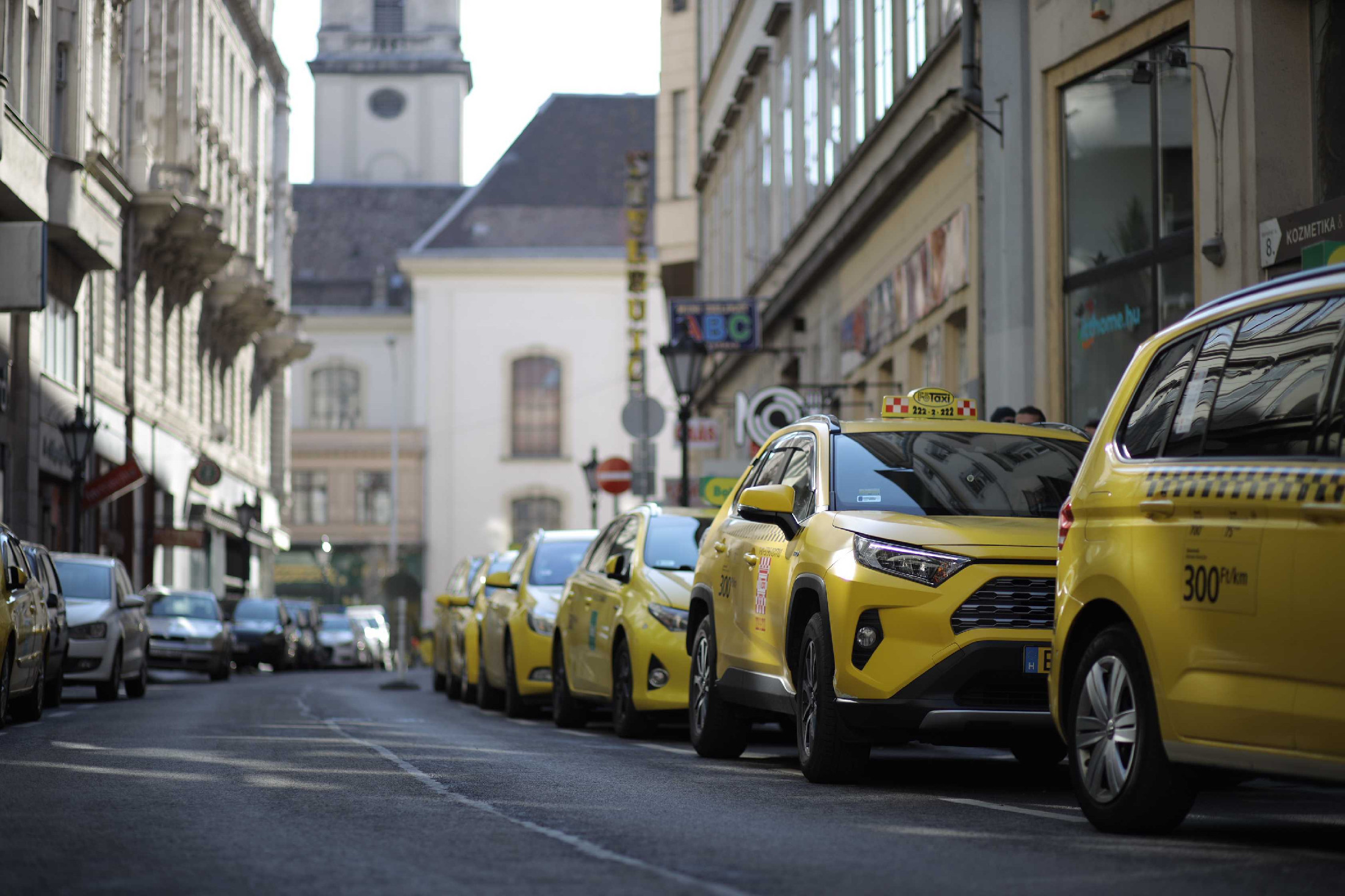 Hatalmas változások várhatóak a taxizás szabályaiban