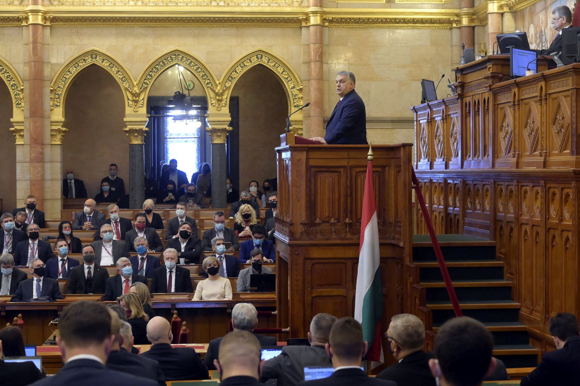 Nagyon gyorsan dönthet az Országgyűlés Orbán Viktor fizetésemeléséről