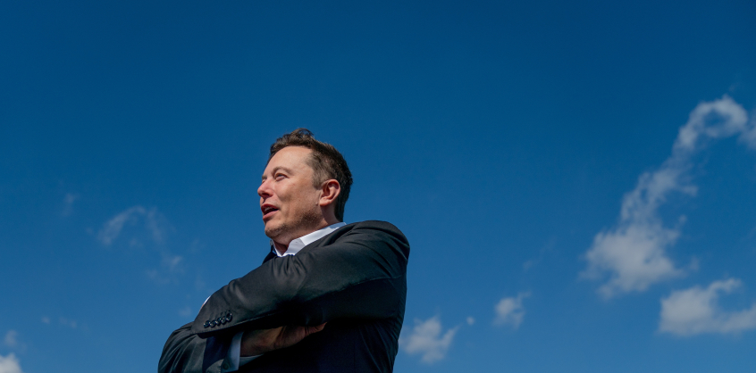 Úgy adogatja el a Tesla részvényeit Elon Musk, mintha nem lenne holnap