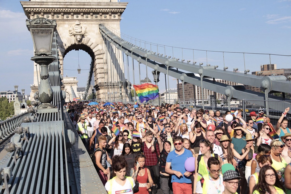 Több tízezrek vonulhatnak fel ma a Budapest Pride-on