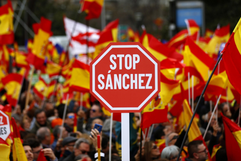Kormányellenes tüntetés Spanyolországban