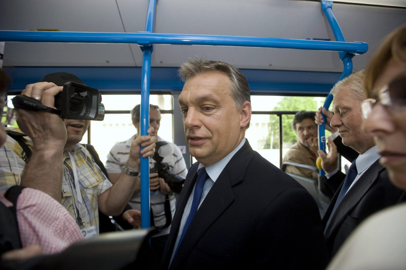 Átadták az új Mercedes-buszokat Budapesten